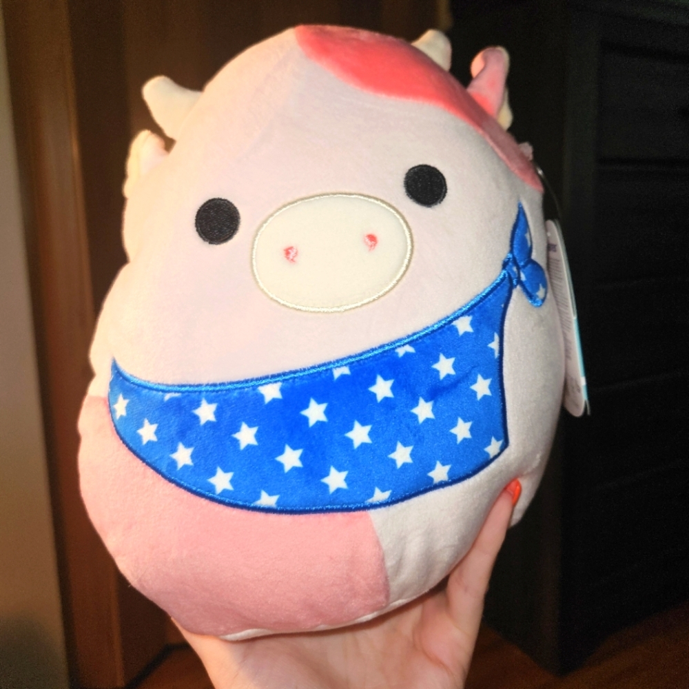 NWT Squishmallows Reshma The Pink Cow With Patriotic Bandana 8"